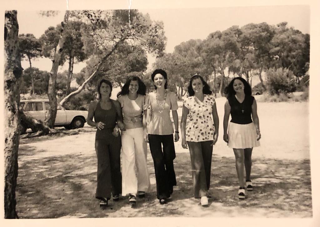 Pepa con un grupo de mujeres
